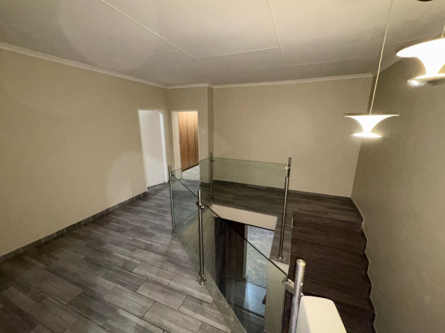 6 Bedroom Property for Sale in Safari Gardens North West